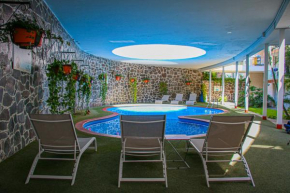 Гостиница Country Hotel & Suites  Гвадалахара
